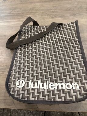 lululemon athletica Gray & Black Patterned Messenger Tote